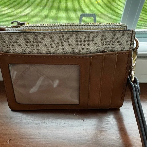 NWOT Michael Kors Beige Monogram Wristlet - Picture 4 of 4